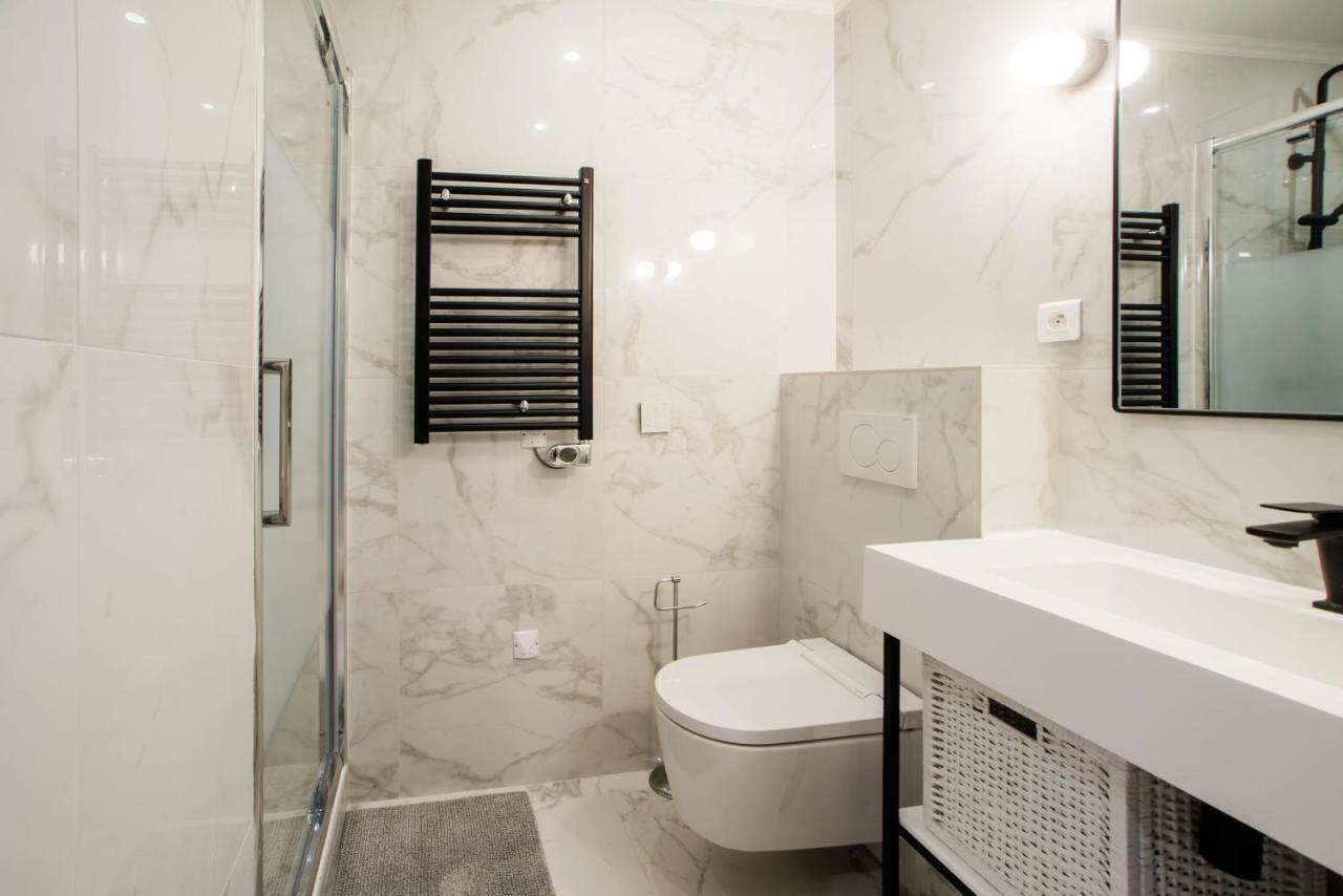 Appartement Sartre : Au Cœur De La Rive Gauche, Neuf, Design, 2/4 Personnes Paris